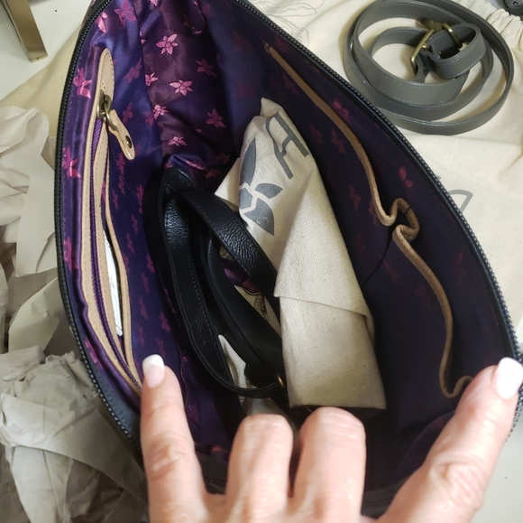 Nwt Anuschka blue Tiger Family Bag Purse painted leather crossbod… - Picture 4 of 5